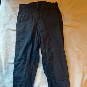 LULULEMON DANCE JOGGERS, NAVY BLUE , 2 CROP